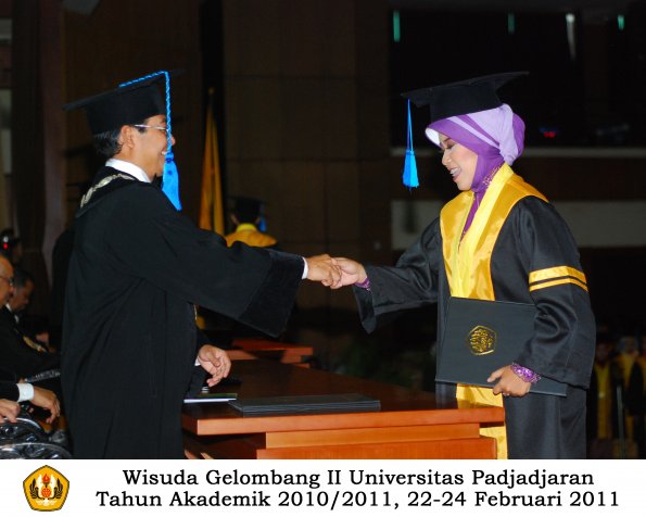 wisuda-keperawatan-s2-s1-oleh-dekan-069