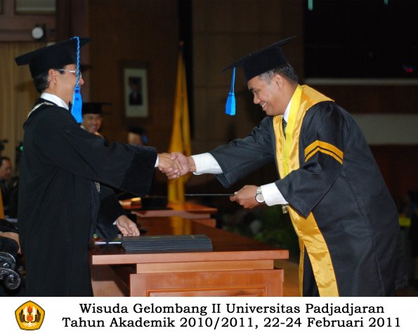 wisuda-keperawatan-s2-s1-oleh-dekan-072