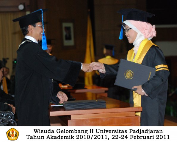 wisuda-keperawatan-s2-s1-oleh-dekan-074