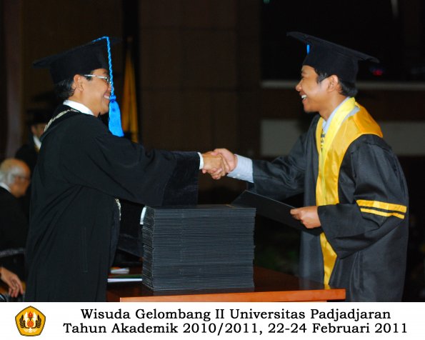 wisuda-keperawatan-s2-s1-oleh-dekan-116