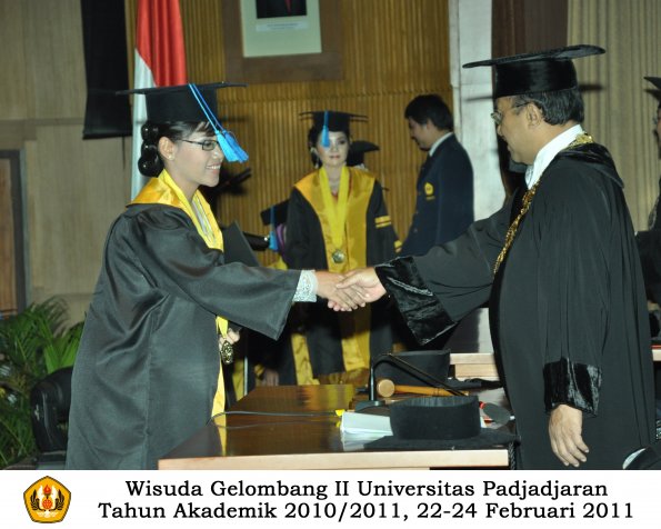 wisuda-keperawatan-s2-s1-oleh-rektor-011