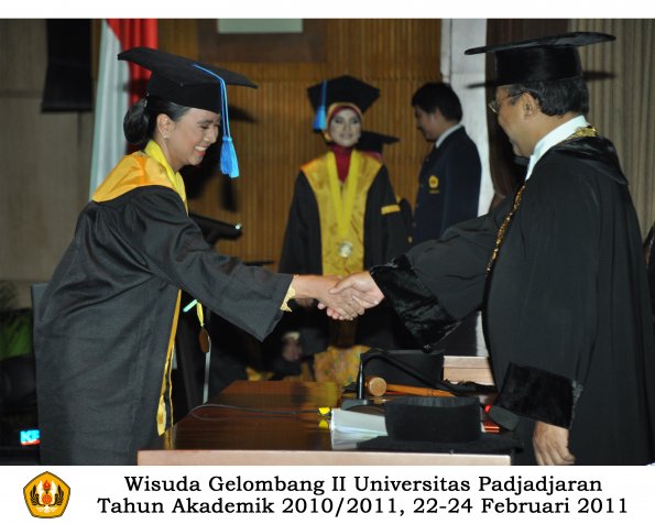 wisuda-keperawatan-s2-s1-oleh-rektor-021