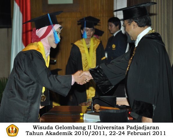 wisuda-keperawatan-s2-s1-oleh-rektor-023