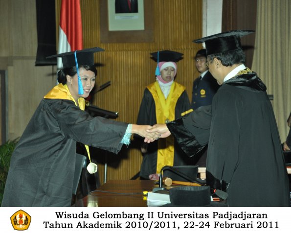 wisuda-keperawatan-s2-s1-oleh-rektor-024