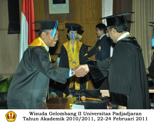 wisuda-keperawatan-s2-s1-oleh-rektor-034