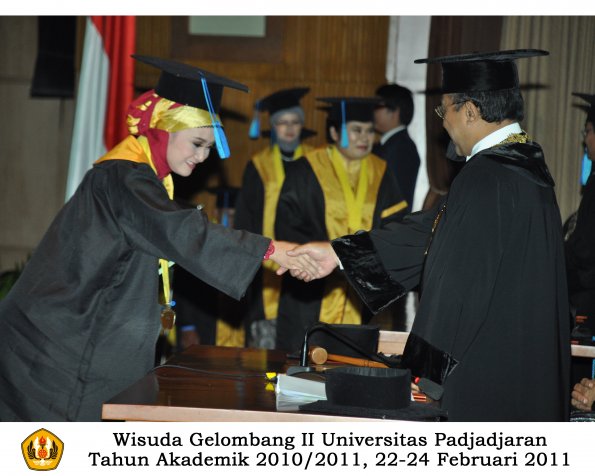 wisuda-keperawatan-s2-s1-oleh-rektor-041