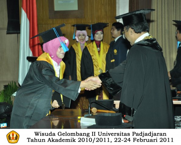 wisuda-keperawatan-s2-s1-oleh-rektor-044