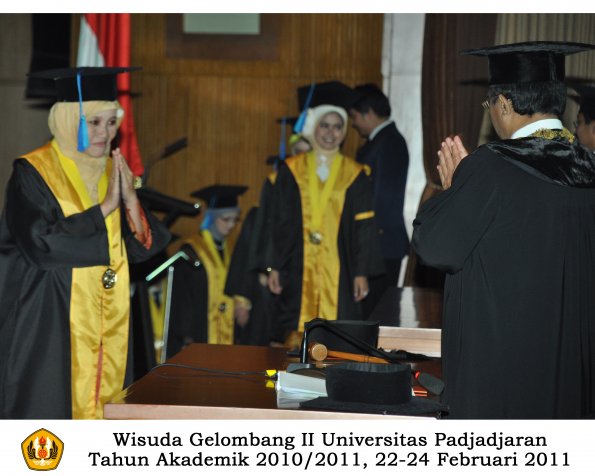 wisuda-keperawatan-s2-s1-oleh-rektor-045