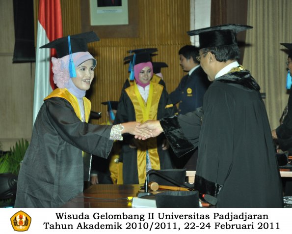 wisuda-keperawatan-s2-s1-oleh-rektor-046