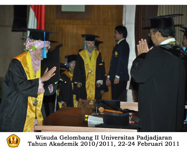 wisuda-keperawatan-s2-s1-oleh-rektor-053