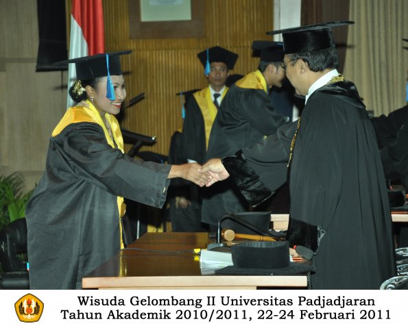 wisuda-keperawatan-s2-s1-oleh-rektor-062