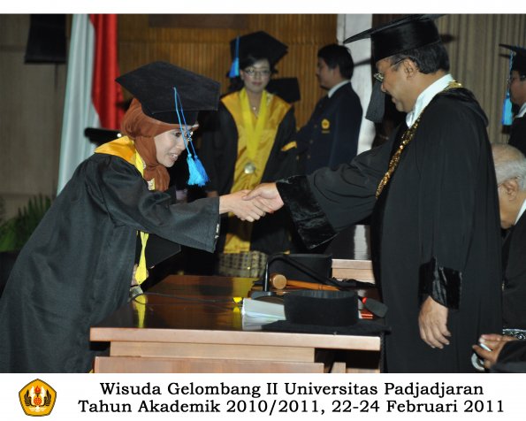 wisuda-keperawatan-s2-s1-oleh-rektor-063