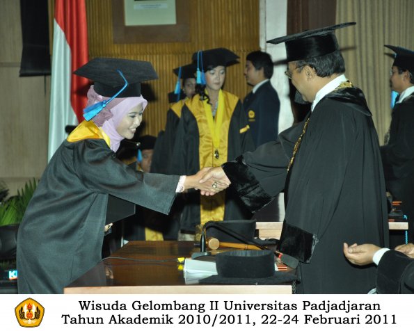 wisuda-keperawatan-s2-s1-oleh-rektor-066