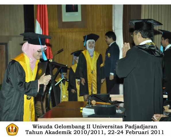 wisuda-keperawatan-s2-s1-oleh-rektor-082