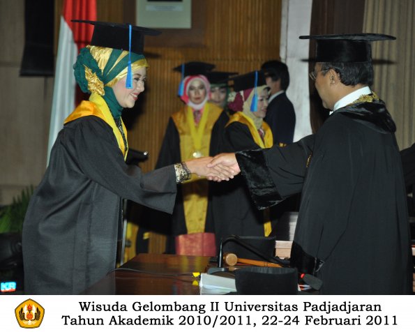 wisuda-keperawatan-s2-s1-oleh-rektor-087