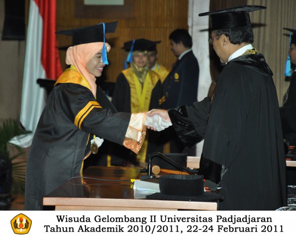 wisuda-keperawatan-s2-s1-oleh-rektor-101