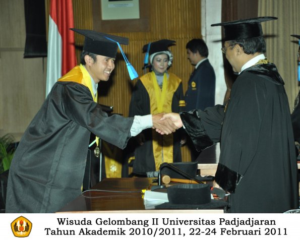 wisuda-keperawatan-s2-s1-oleh-rektor-106