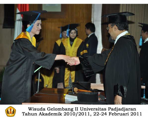 wisuda-keperawatan-s2-s1-oleh-rektor-111