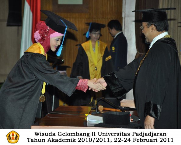 wisuda-keperawatan-s2-s1-oleh-rektor-113