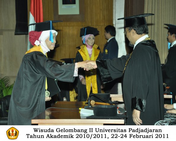 wisuda-keperawatan-s2-s1-oleh-rektor-116