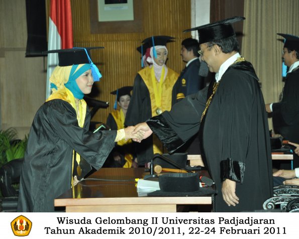 wisuda-keperawatan-s2-s1-oleh-rektor-118