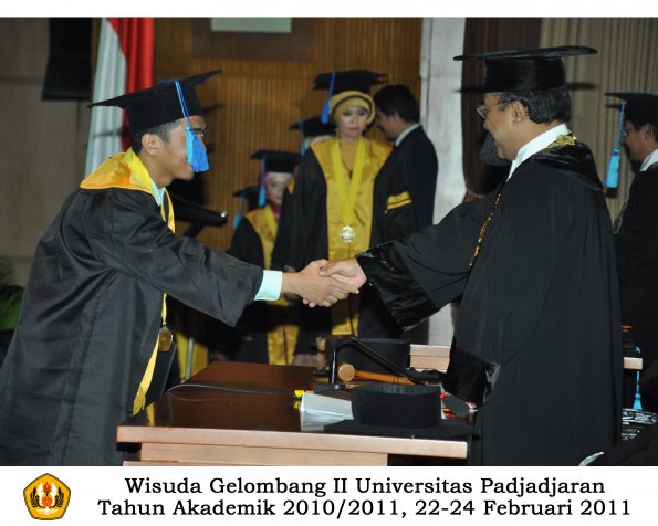 wisuda-keperawatan-s2-s1-oleh-rektor-119