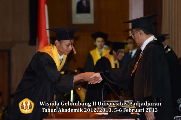 wisuda-unpad-gel-ii-ta-2012_2013-fakultas-peternakan-oleh-rektor-008