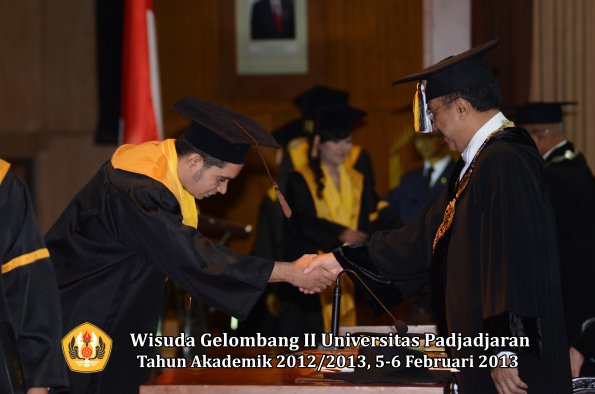 wisuda-unpad-gel-ii-ta-2012_2013-fakultas-peternakan-oleh-rektor-024