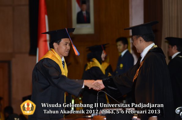 wisuda-unpad-gel-ii-ta-2012_2013-fakultas-teknik-geologi-oleh-rektor-001