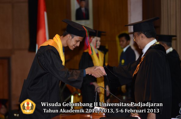 wisuda-unpad-gel-ii-ta-2012_2013-fakultas-teknologi-industri-pertanian-oleh-rektor-004