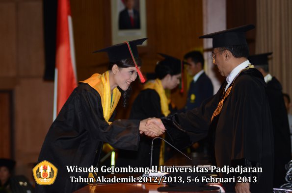 wisuda-unpad-gel-ii-ta-2012_2013-fakultas-teknologi-industri-pertanian-oleh-rektor-009