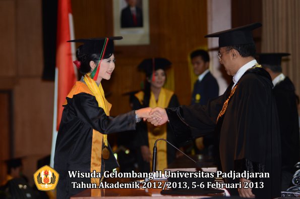 wisuda-unpad-gel-ii-ta-2012_2013-fakultas-teknologi-industri-pertanian-oleh-rektor-016