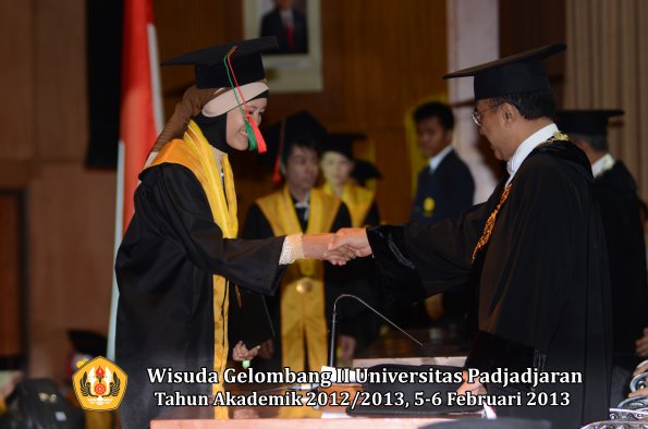 wisuda-unpad-gel-ii-ta-2012_2013-fakultas-teknologi-industri-pertanian-oleh-rektor-028