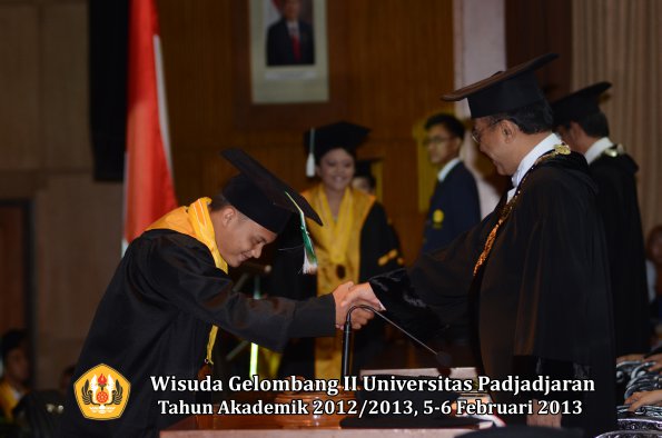 wisuda-unpad-gel-ii-ta-2012_2013-fakultas-pertanian-oleh-rektor-020