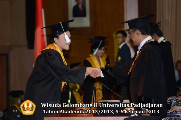 wisuda-unpad-gel-ii-ta-2012_2013-fakultas-pertanian-oleh-rektor-021