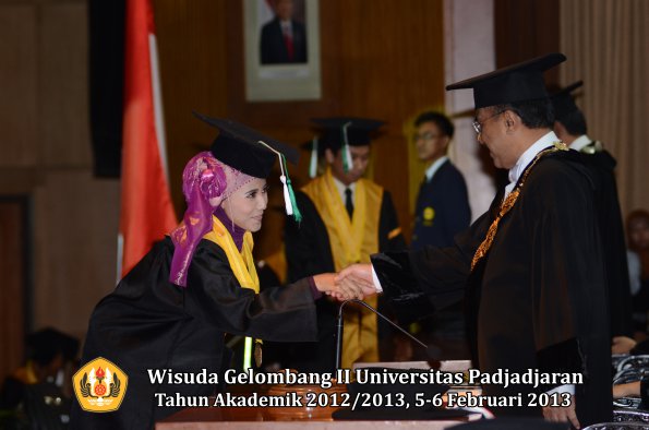 wisuda-unpad-gel-ii-ta-2012_2013-fakultas-pertanian-oleh-rektor-030