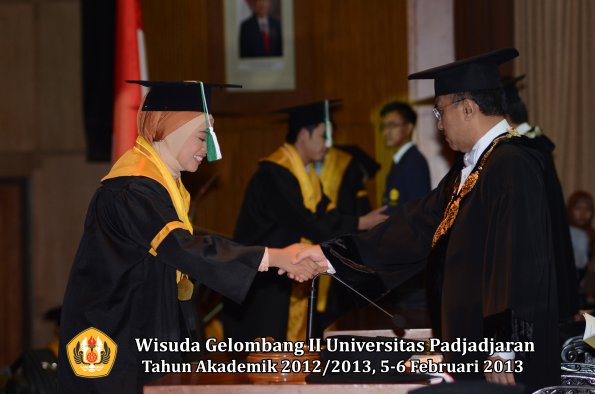 wisuda-unpad-gel-ii-ta-2012_2013-fakultas-pertanian-oleh-rektor-034