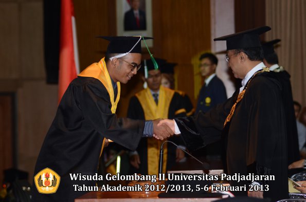 wisuda-unpad-gel-ii-ta-2012_2013-fakultas-pertanian-oleh-rektor-045