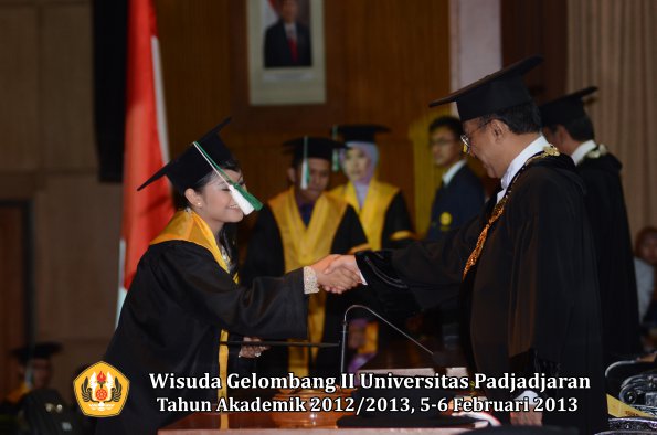 wisuda-unpad-gel-ii-ta-2012_2013-fakultas-pertanian-oleh-rektor-061