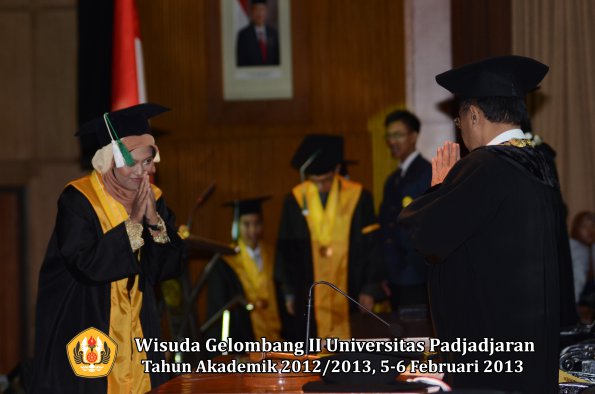 wisuda-unpad-gel-ii-ta-2012_2013-fakultas-pertanian-oleh-rektor-067