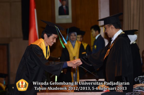 wisuda-unpad-gel-ii-ta-2012_2013-fakultas-perikanan-dan-ilmu-kelautan-oleh-rektor-004