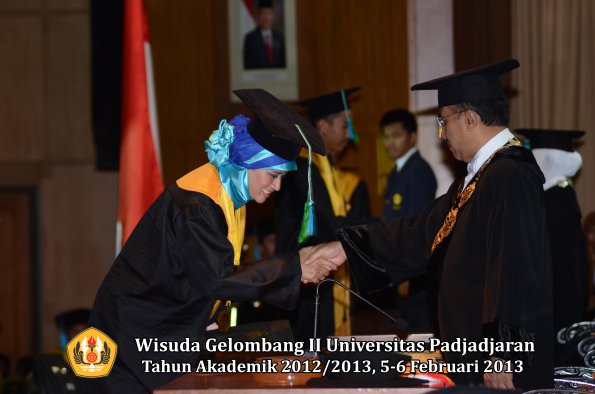 wisuda-unpad-gel-ii-ta-2012_2013-fakultas-perikanan-dan-ilmu-kelautan-oleh-rektor-012