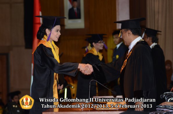 wisuda-unpad-gel-ii-ta-2012_2013-fakultas-psikologi-oleh-rektor-001