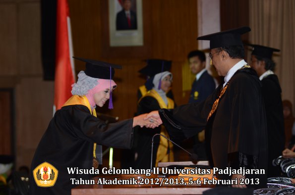 wisuda-unpad-gel-ii-ta-2012_2013-fakultas-psikologi-oleh-rektor-012