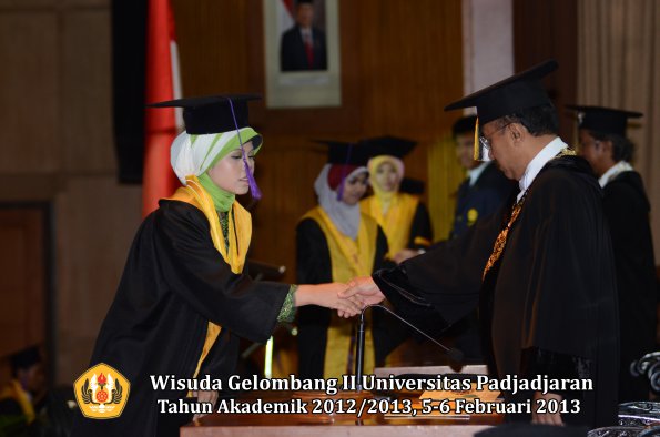 wisuda-unpad-gel-ii-ta-2012_2013-fakultas-psikologi-oleh-rektor-019