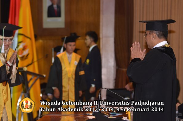 wisuda-unpad-gel-ii-ta-2013_2014-program-pasca-oleh-rektor-101