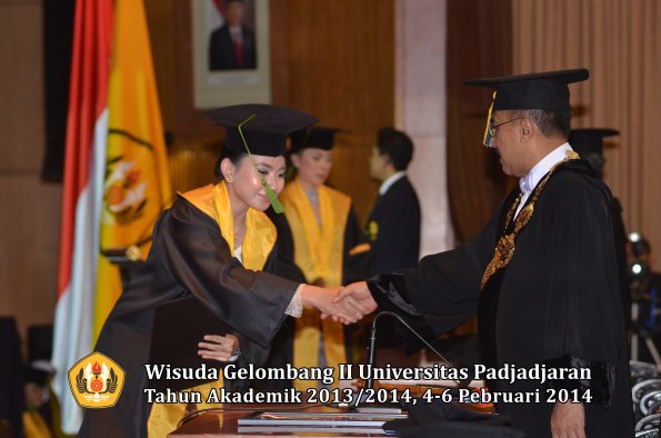 wisuda-unpad-gel-ii-ta-2013_2014-fakultas-kedokteran-oleh-rektor-101