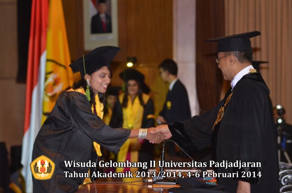 wisuda-unpad-gel-ii-ta-2013_2014-fakultas-kedokteran-oleh-rektor-263