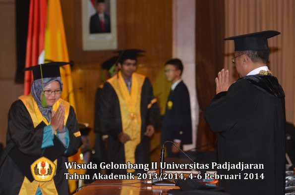 wisuda-unpad-gel-ii-ta-2013_2014-fakultas-kedokteran-oleh-rektor-270