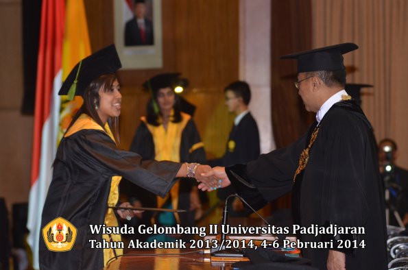 wisuda-unpad-gel-ii-ta-2013_2014-fakultas-kedokteran-oleh-rektor-281